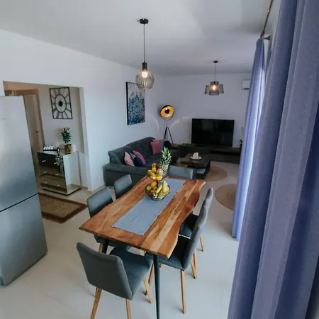 Scenic Sea View Apartment